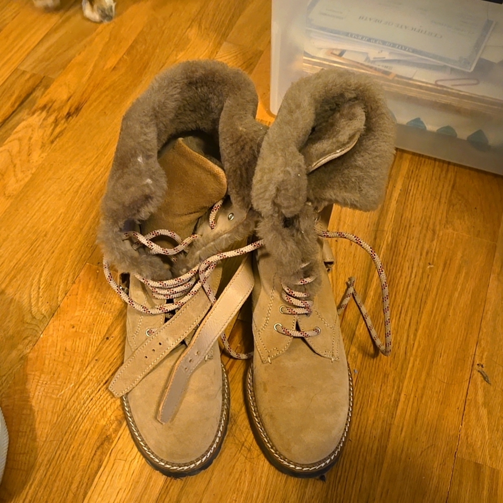 MASSIMO DUTTI snow boots